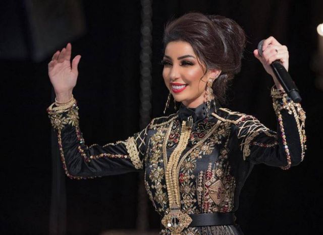 بالفيديو – دنيا بطمة تخرق الهدنة وتهاجم حلا الترك ووالدتها... ماذا قالت عن الظلم وتشتيت العائلة؟