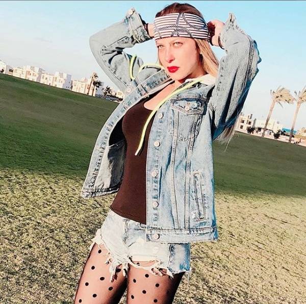 ريم مصطفى وإطلالة ساخنة