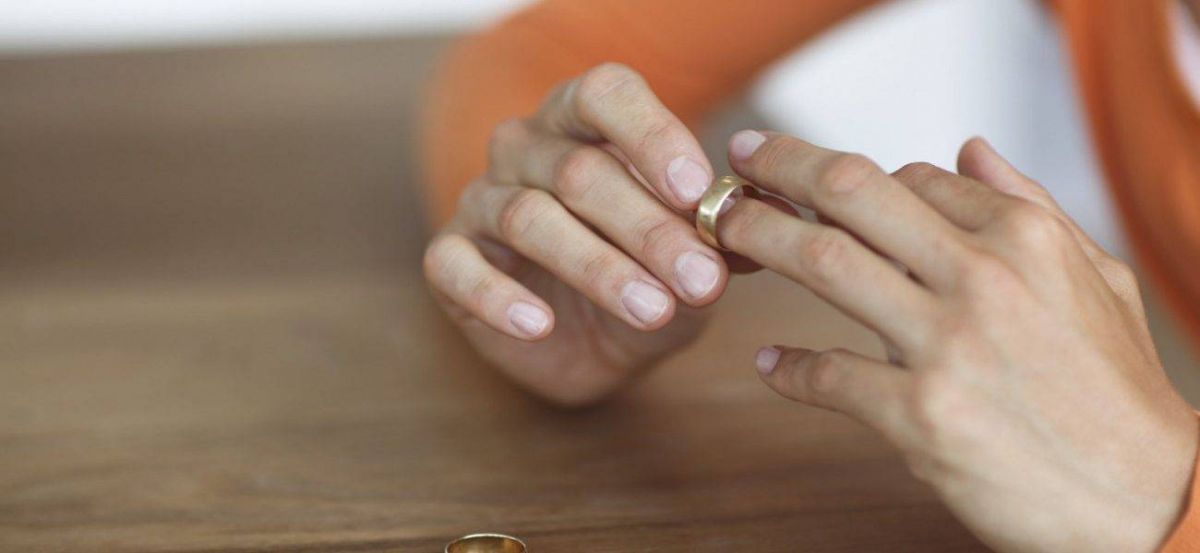 مصرية تطلب الخُلع: زوجي يطعمني لحم حمير