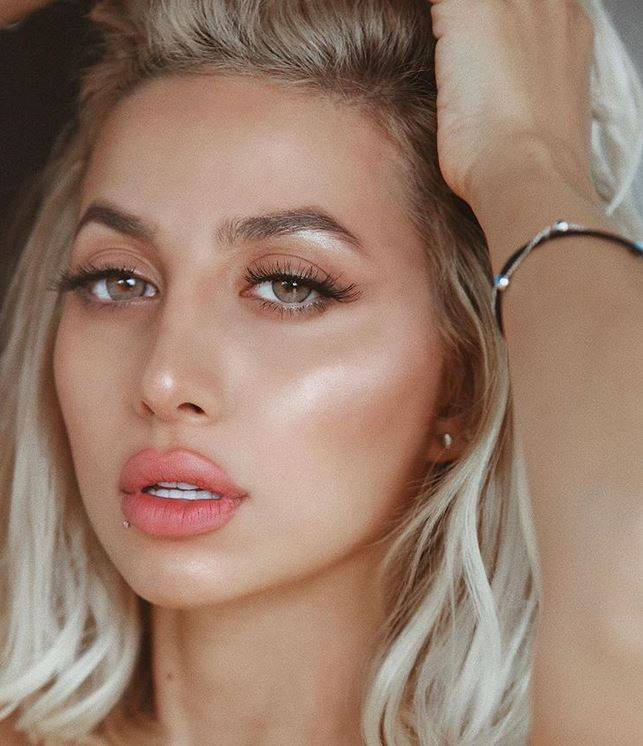 بالفيديو – مودل روز بإطلالة مدهشة من دون مكياج... ما تريد تغييره في وجهها صادم