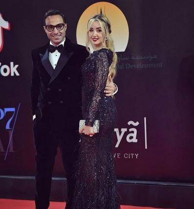 بعد المشاكل التي حصلت بسبب غيرته... هكذا حاول أحمد فهمي مصالحة هنا الزاهد