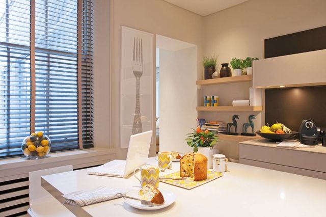 المطبخ يبدو امتداداً لأناقة أركان الشقة