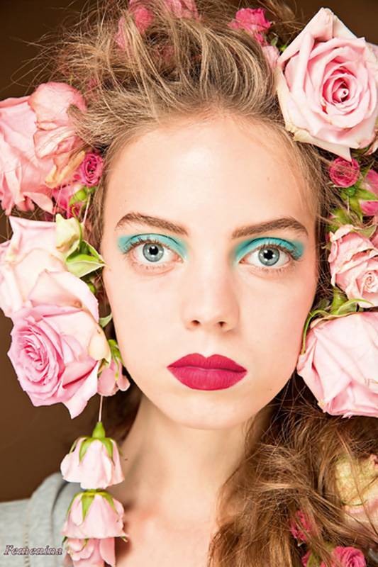 ظلال العيون الملوّنة  ‏Colorful Eyeshadow