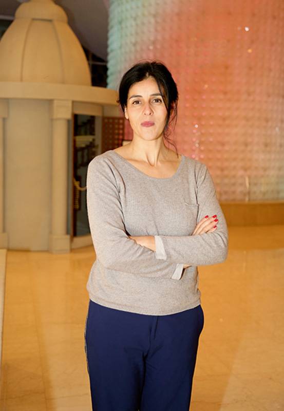 سعاد ماسي:
أرفض التباهي بملابسي ومجوهراتي