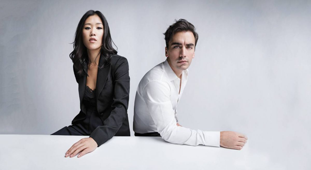 Oscar De La Renta
أوسكار دي لا رنتا، بين الجاذبية والبساطة!