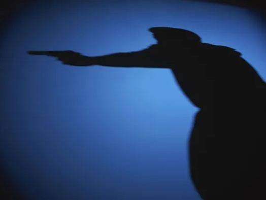 بالفيديو- سوري يقتل زوجته أمام الجميع في حديقة عامة... شاهدوا التفاصيل