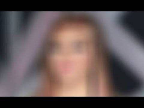 نجمة خليجية تعلن عدم اعتراف زوجها بنسب ابنتهما