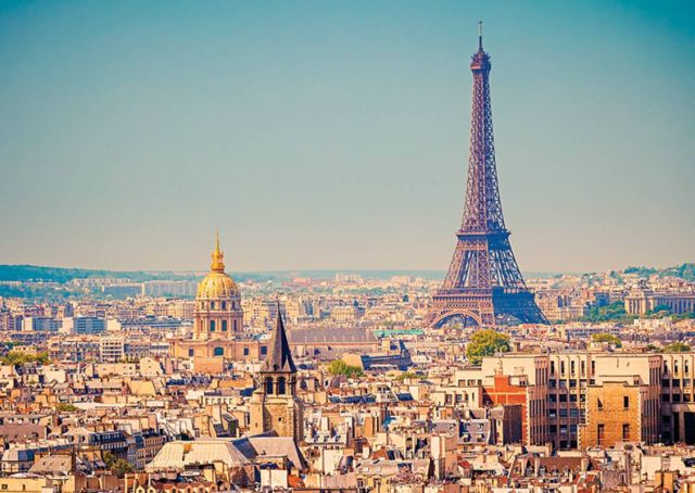 باريس: Paris
عاصمة الأنوار والفن والجمال