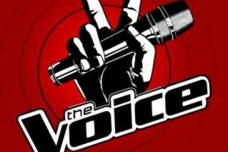 عضو لجنة The Voice العربي يفجر مفاجأة من العيار الثقيل عن طفولته... تشرّد وإهانة وعمل في الـ9 سنوات