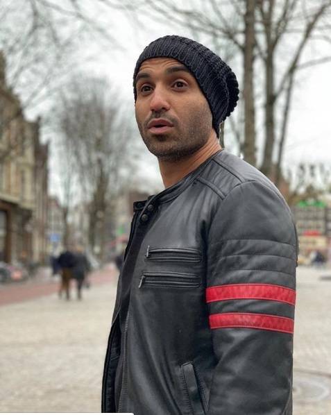 لماذا أجل أحمد فهمي دخوله المستشفى لإجراء جراحة؟