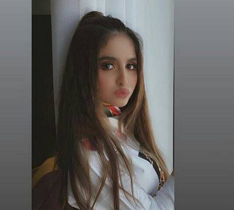 بالفيديو - حلا الترك تصدم الجميع بطريقة أكلها.. عفوية أم مقرفة؟