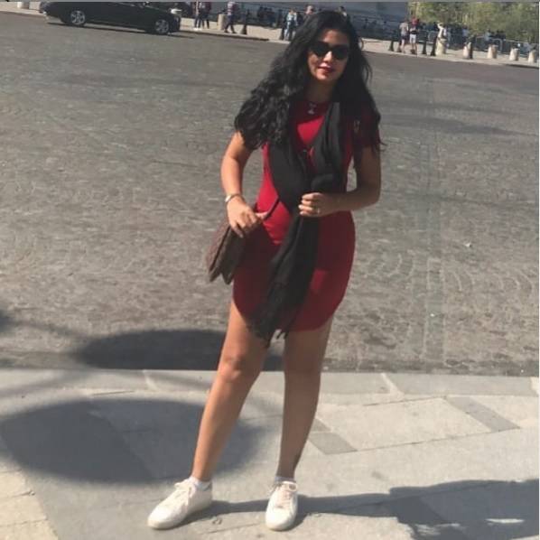 رانيا يوسف بإطلالة جريئة