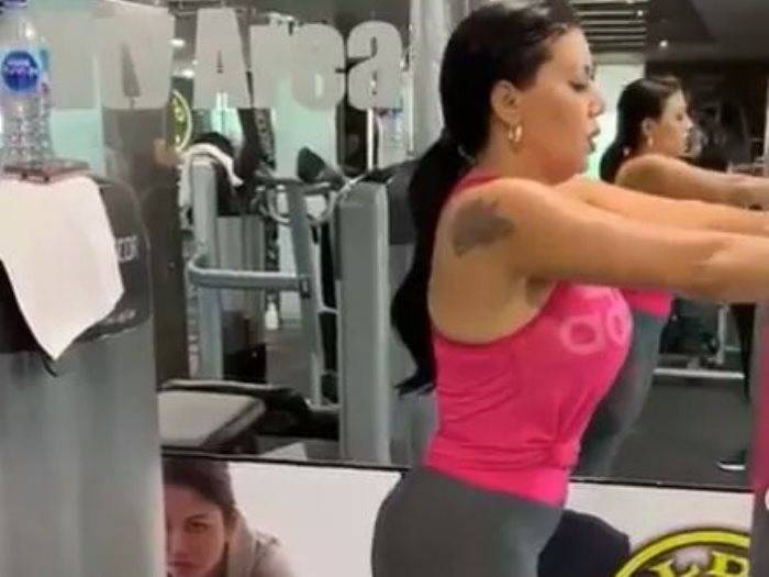 رانيا يوسف تثير ضجة بفيديو من داخل الجيم.. ماذا عن الوشم؟