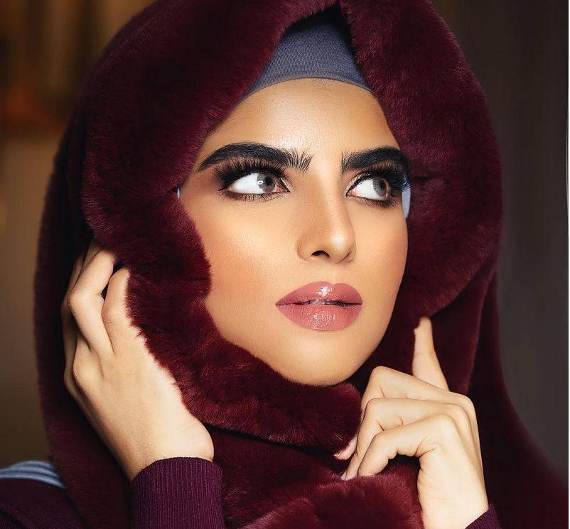 بالفيديو – بعد أزمة عاملتها المنزلية... هجوم على سارة الودعاني بسبب طلبها هدية باهظة من زوجها