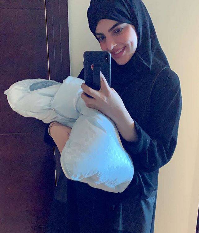 بالفيديو –بعد الهجوم عليها بسبب استغلال عاملتها المنزلية... سارة الودعاني تردّ بقوة هل قصدت مي العيدان؟