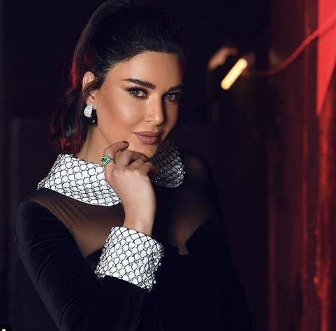 سيرين عبد النور تشغل الناس برسالة نارية لمجهول