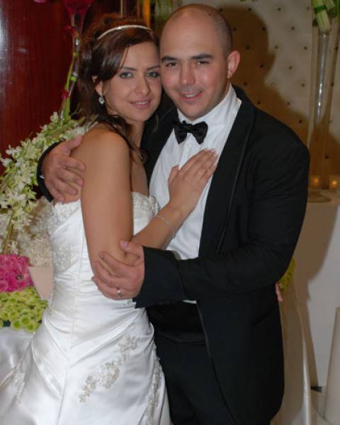  محمود العسيلي مع زوجته الأولى 