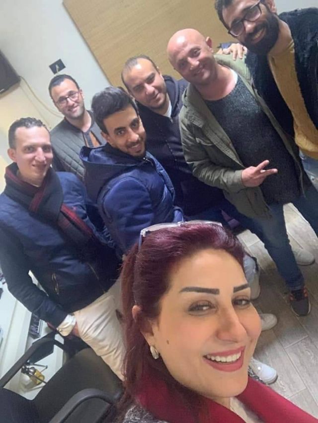 وفاء عامر أثناء تصوير الأغنية