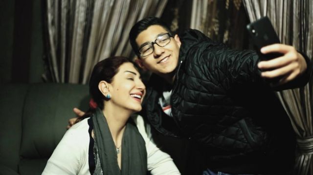 وفاء عامر وابنها