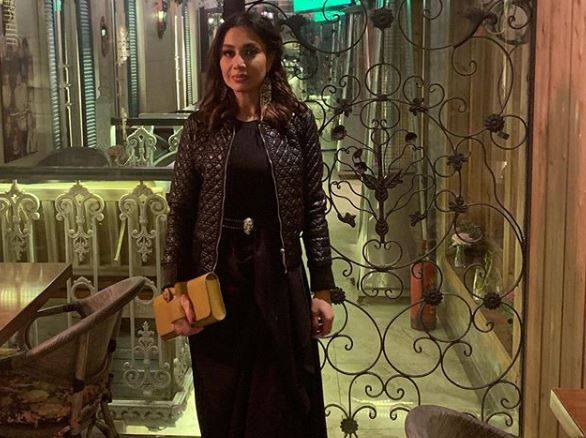 بالفيديو والصور - بسمة وهبي تنتصر وتحضر زفاف ابنها.. مشاهد مؤثرة وفرحتها لا توصف