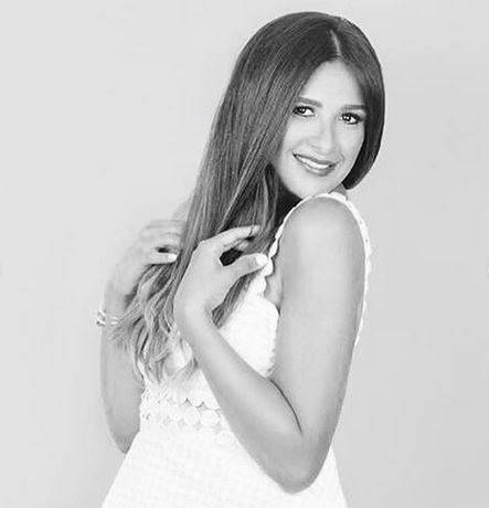 بالصور - ياسمين عبدالعزيز تستعيد حريتها ورشاقتها بعد الطلاق.. والجمهور يعلق!