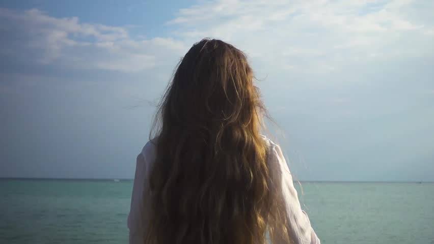 بالفيديو – مذيعة مصرية تصدم الجميع بالحديث عن منطقة حميمة لديها... شاهدوا ماذا فعلت