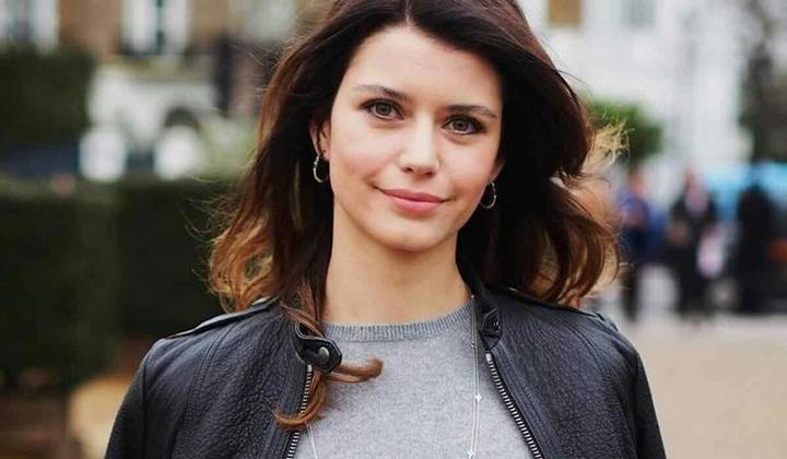 بالصورة – بيرين سات تفقد جمالها... ماذا حدث لوجهها وما قصة استهلاكها 5 علب سجائر؟