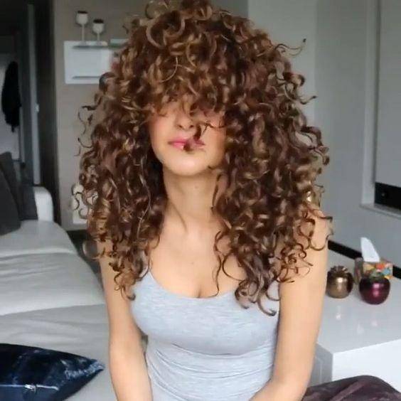 تعلمي تطبيق الشعر الكيرلي في المنزل بخطوات سهلة