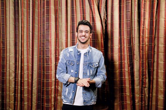 المطرب السعودي عايض