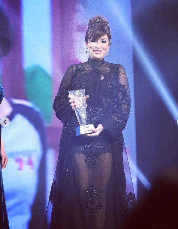 بالصور – ديمة بياعة تتألق بأنوثة.. ما قصة لقب 