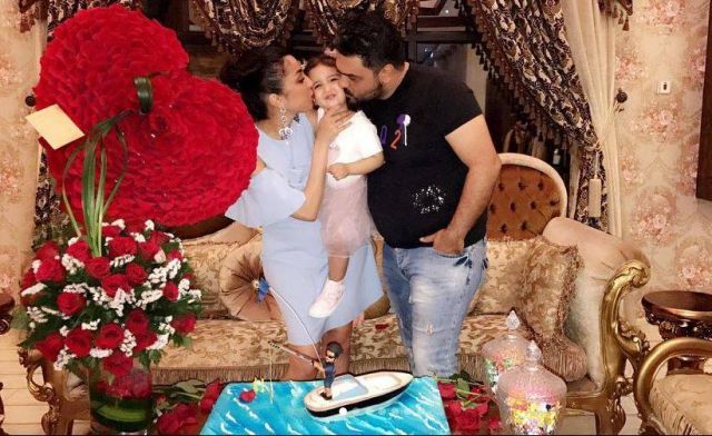 بعد التجاهل - دنيا بطمة تنتصر على حلا الترك بما فعلته مع والدها...وهذا موقف الأخيرة