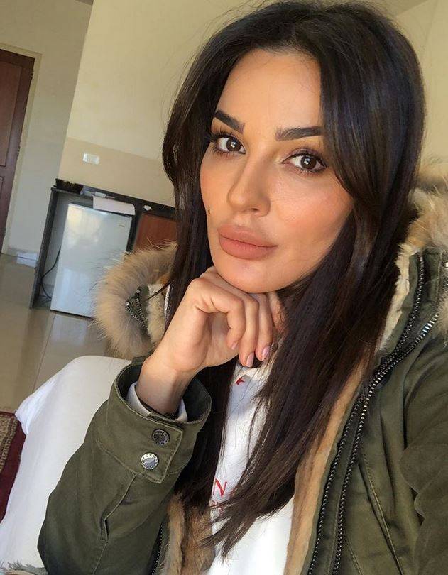 بالفيديو – منذ 15 عاماً كيف كانت نادين نسيب نجيم يوم انتخابها ملكة لجمال لبنان؟