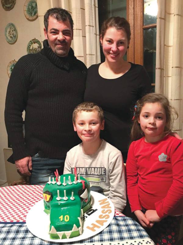 الممرضة أليس وعائلتها