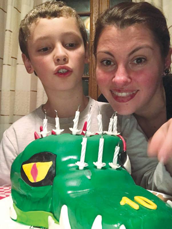 الممرضة أليس وابنها