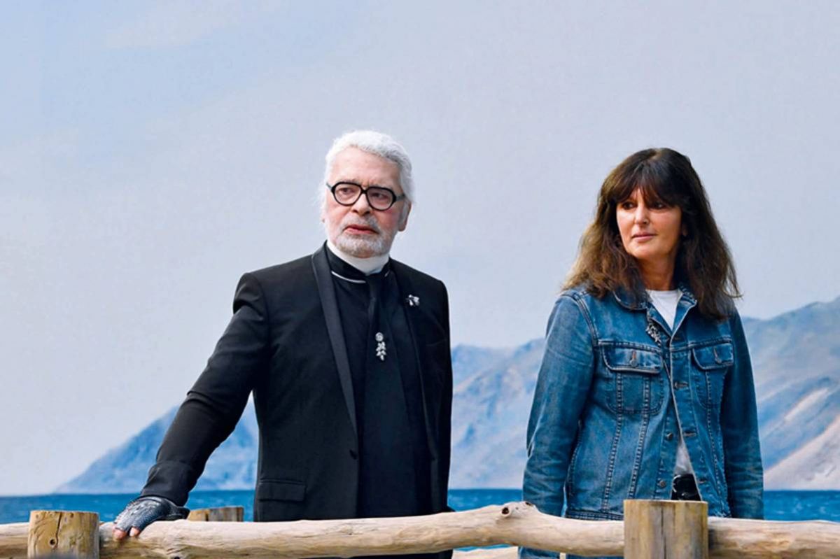 ‏Virginie Viard 
من خلف الكواليس إلى الأضواء: خليفة كارل لاغرفيلد في إدارة CHANEL