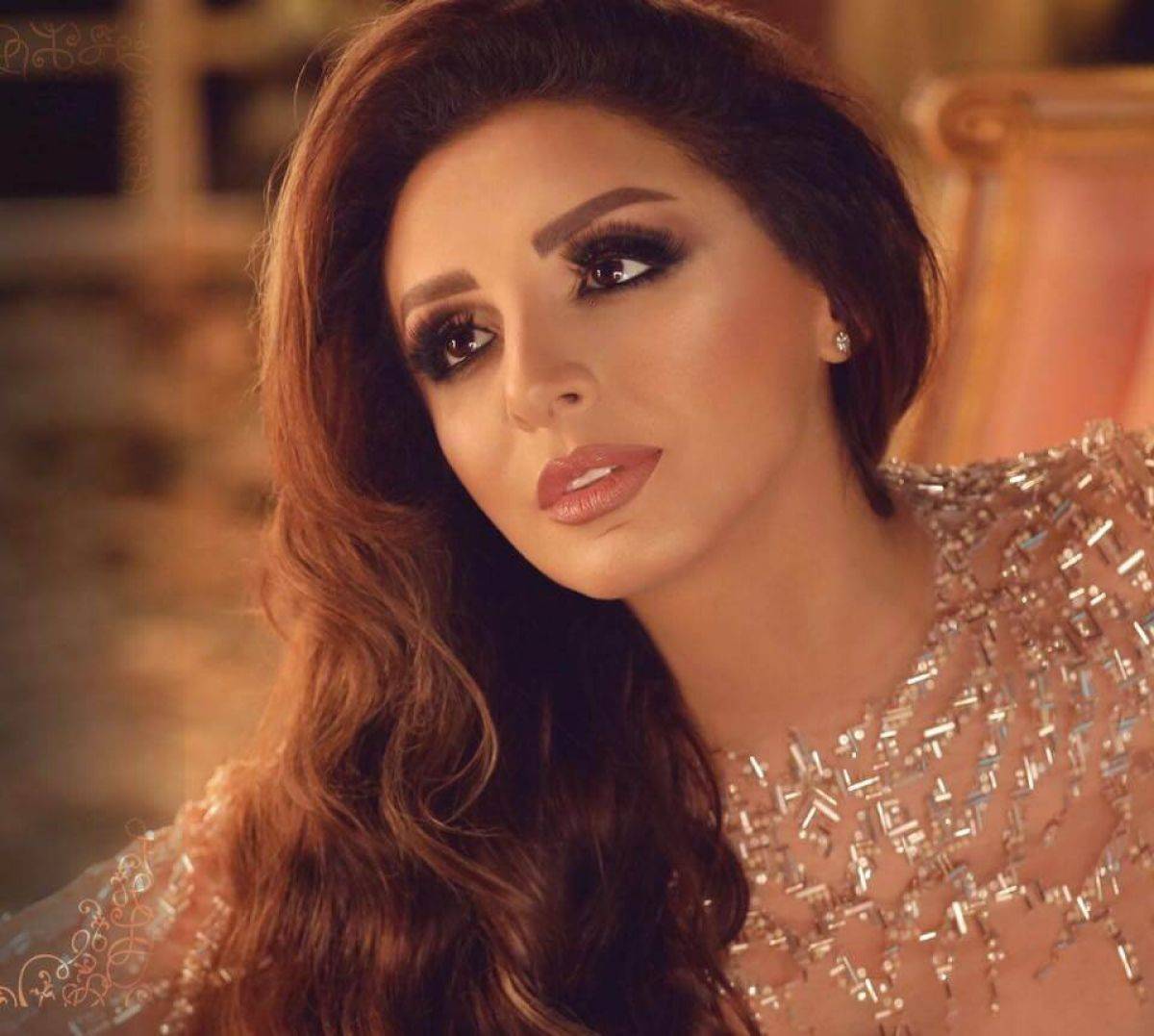 أنغام في ورطة سياسية كبيرة.. وزوجها يدافع عنها!