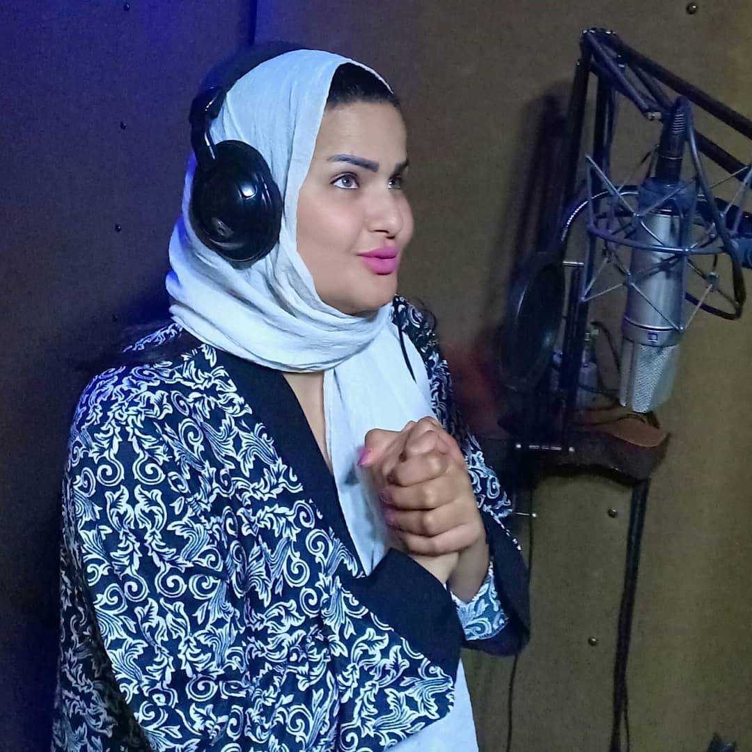 بالصور - سما المصري تلطخ يديها بالدماء وتهدد منتقدي تقديمها للأدعية الدينية: 