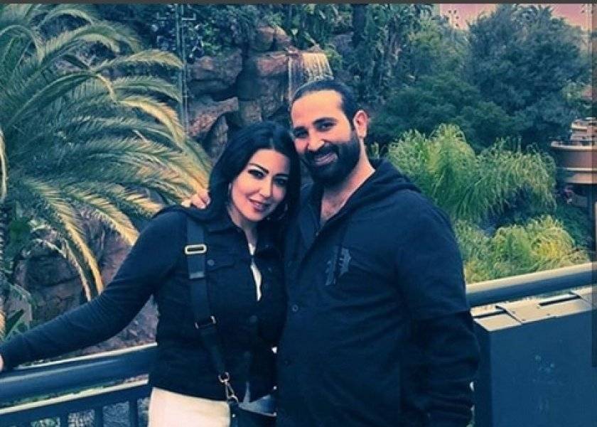 بالصور - سمية الخشاب توقع وثيقة طلاقها رسمياً من أحمد سعد.. ماذا حدث عند المأذون؟