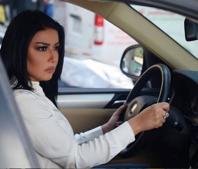 بالفيديو – بعد الحديث عن كذبة إبريل... سمية الخشاب تنفي طلاقها وهذا ما كشفته