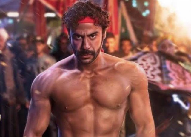 محمد إمام يحدث ضجة بصورته ويقول: 