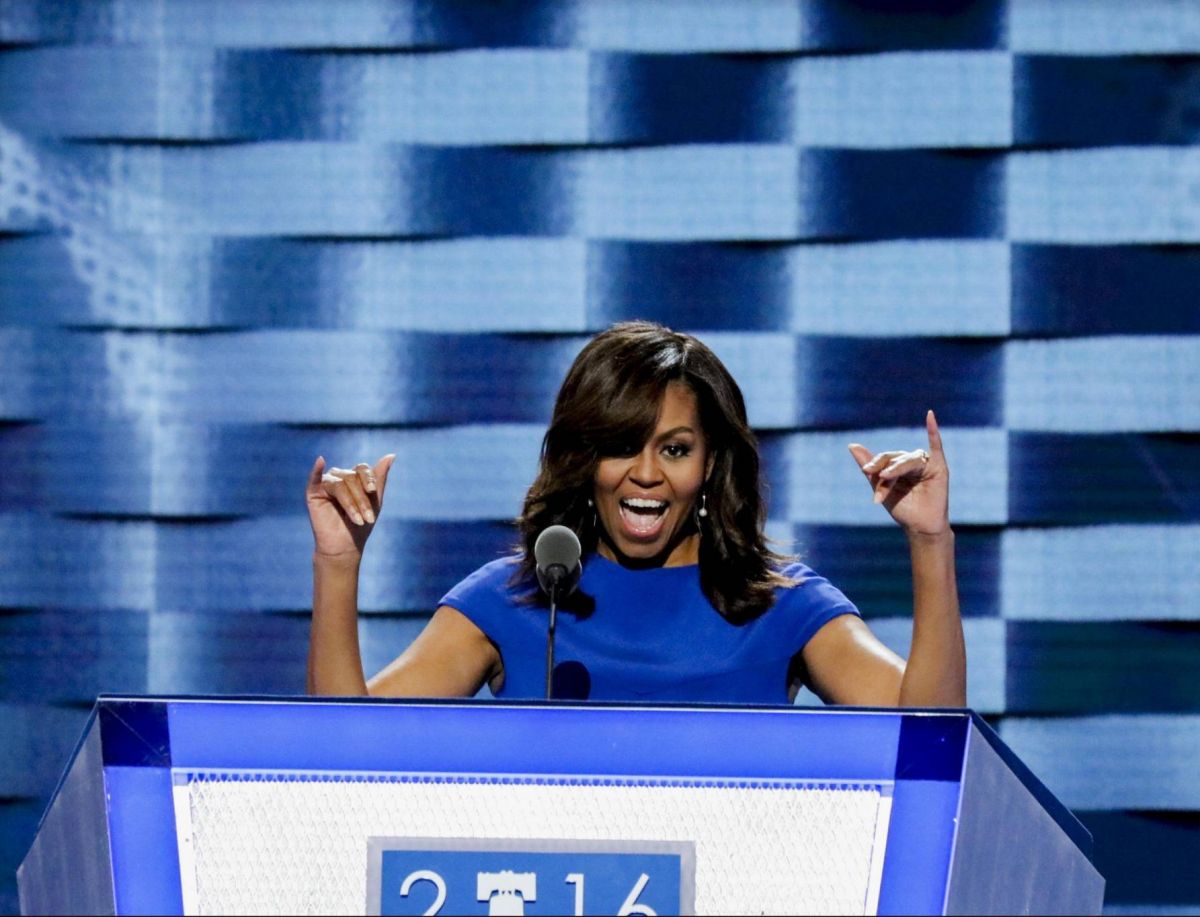 بالصورة – ميشال أوباما ترتدي ملابس مرصّعة بالماس وتصدم الجميع