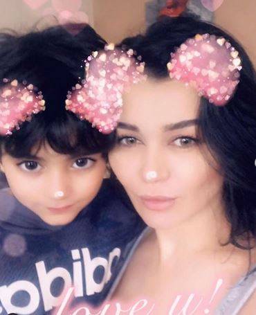 فيديو مؤثر - نادين الراسي تستعيد طفليها بعد منعها من رؤيتهما.. هكذا كانت الاجواء