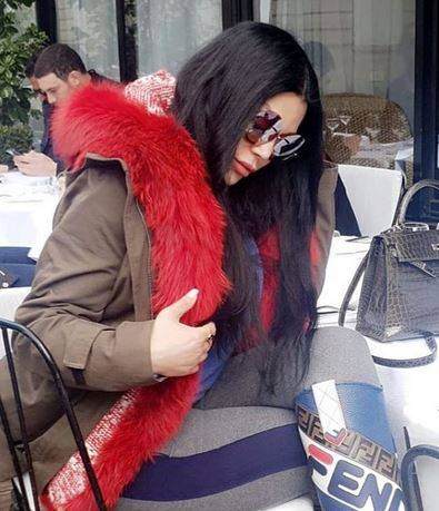 بالفيديو - شاهدوا ماذا فعلت هيفاء وهبي في الشارع بتنورتها القصيرة