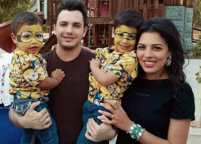 ياسمين عيسى مع أحمد إبراهيم وولديهما