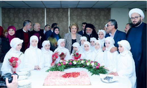 اللبنانية الاولى تجول في عيد الأم على دور لرعاية المسنين
