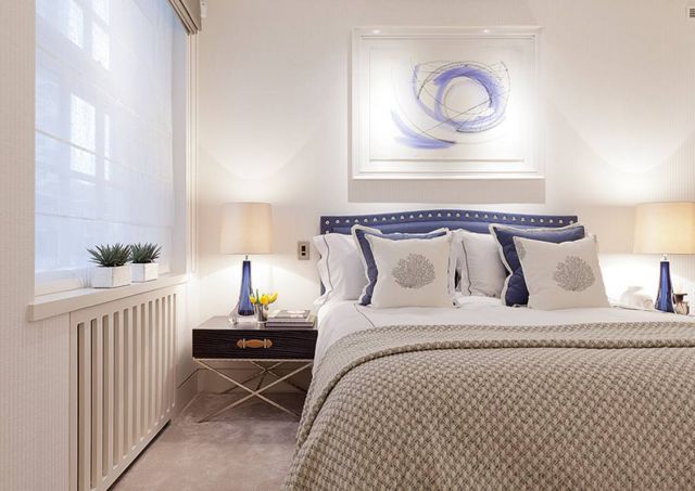 غرفة النوم الثالثة... أجواء ناعمة يتسلل إليها اللون الأزرق