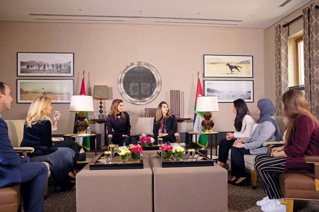 الملكة رانيا
تلتقي الفائزين بجائزة الملكة رانيا لريادة التعليم في الوطن العربي