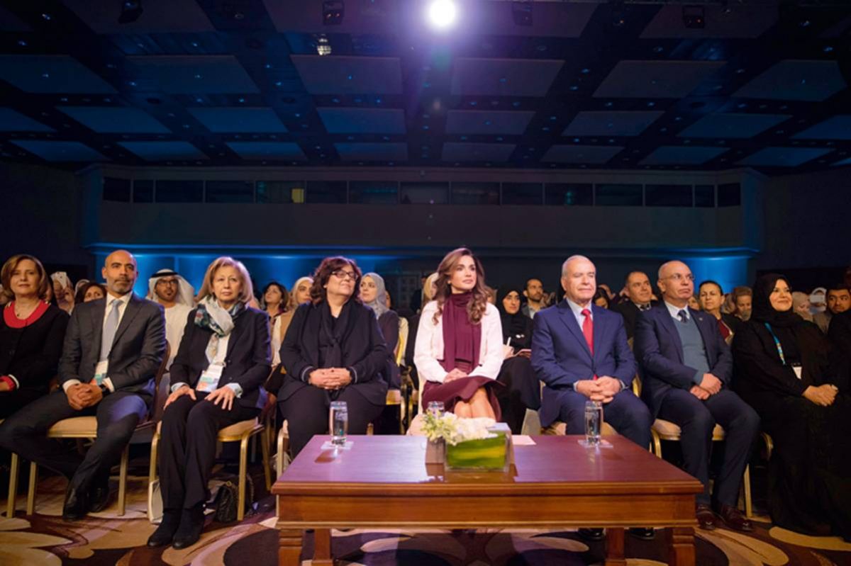 الملكة رانيا
في الجلسة الرئيسية لملتقى مهارات المعلمين 2019