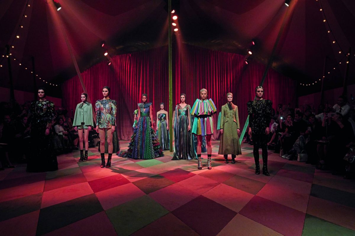 CHRISTIAN DIOR
ربيع أزياء كريستيان ديور الراقية يزهر في دبي