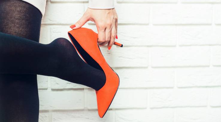 تعرّفي إلى كعب الحذاء المناسب لجسمك... هذا الخيار يجعلك تبدين نحيفة